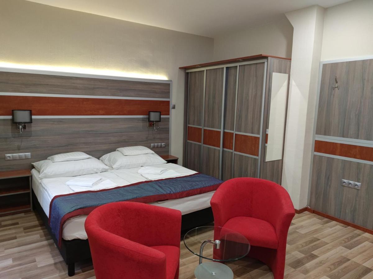 Fortuna Hotel ミシュコルツ エクステリア 写真