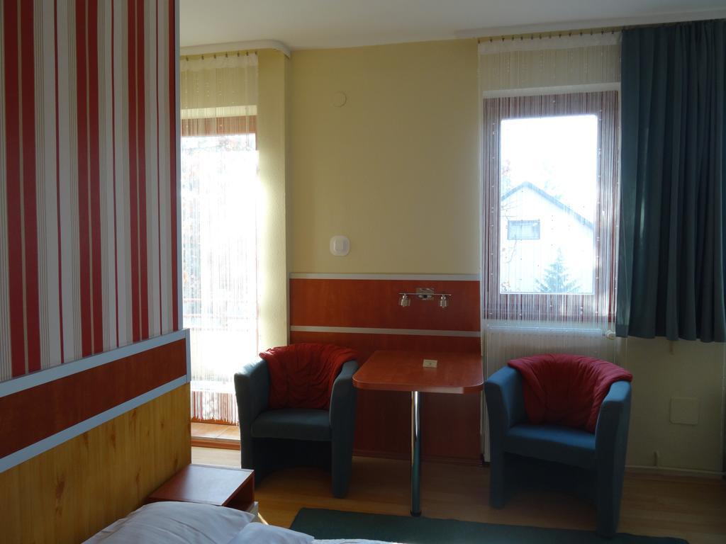 Fortuna Hotel ミシュコルツ 部屋 写真