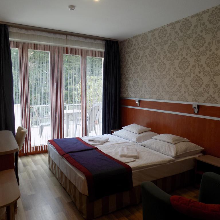 Fortuna Hotel ミシュコルツ エクステリア 写真